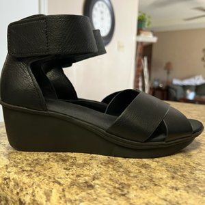Naturalizer Leather Ankle Strap Platform Wedge (Riviera)